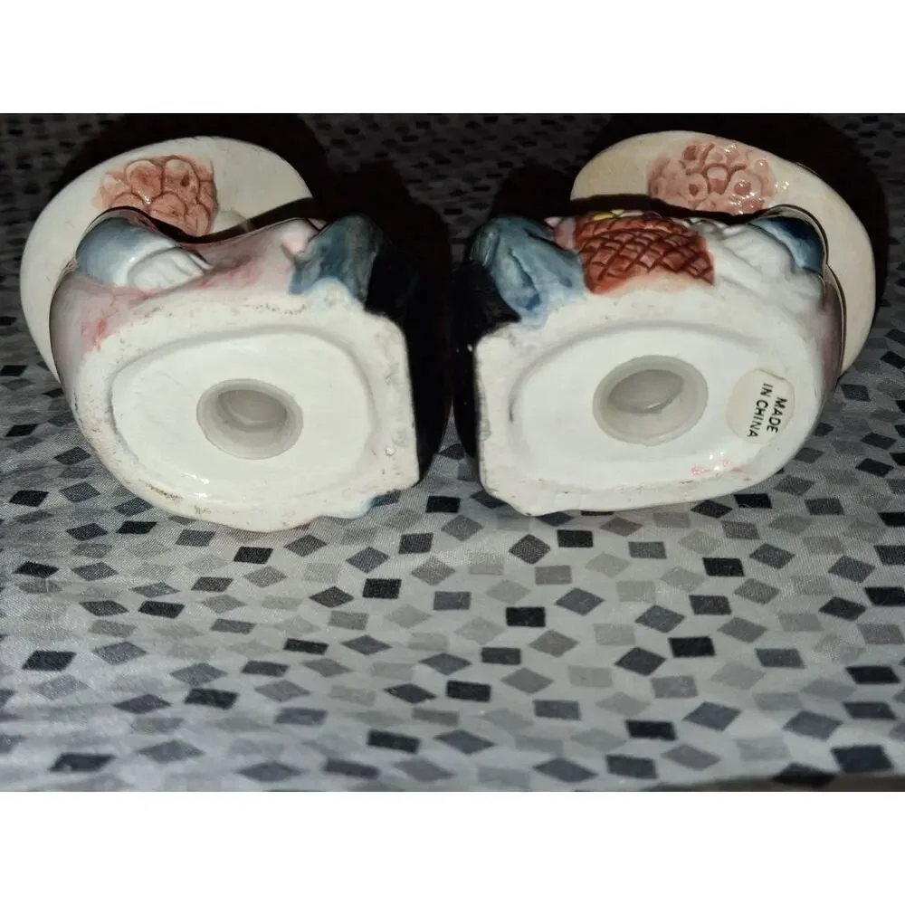Holly Hobbie Salt and Pepper Shakers Ceramic Prairie Girls 3